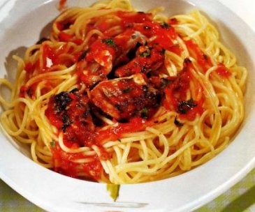 Спагетти с соусом сайры