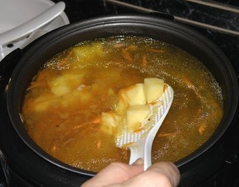 Как приготовить вкусный суп в мультиварке. 4 варианта супов